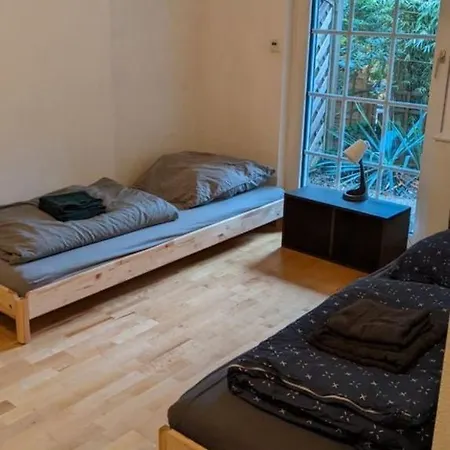 Apartment Monteurwohnung Mit Garten 6 Personen Dusseldorf