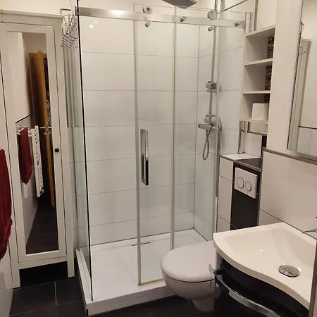 Monteurwohnung Mit Garten 6 Personen *
