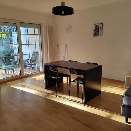 Apartment Monteurwohnung Mit Garten 6 Personen Dusseldorf