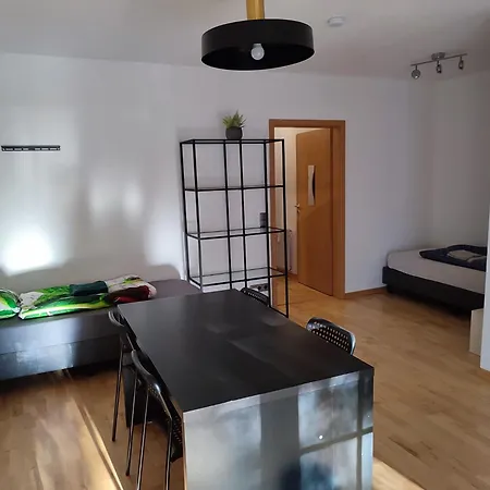 Apartment Monteurwohnung Mit Garten 6 Personen Dusseldorf